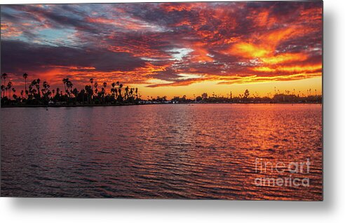 Immerse your space in the warmth of Southern California with our Epic Golden San Diego Sunset metal print. A striking, vibrant coastal masterpiece.
